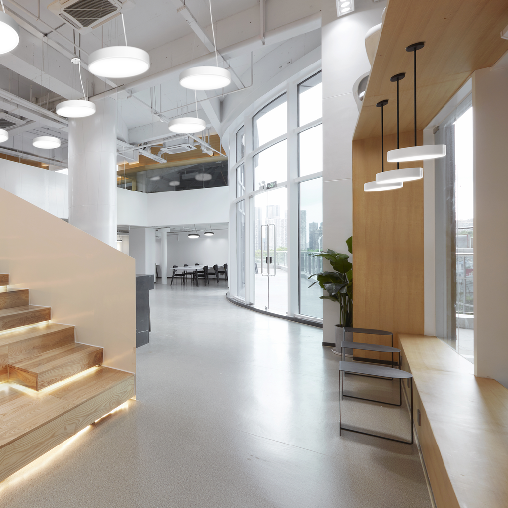 reno-evoke-wh.webp